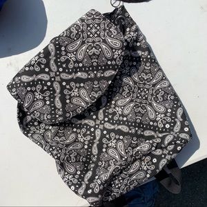 PINK mini draw string book bag.